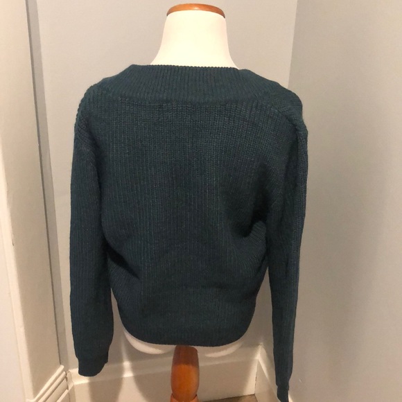 Lulu’s Dark Green V-neck Sweater - Picture 4 of 7